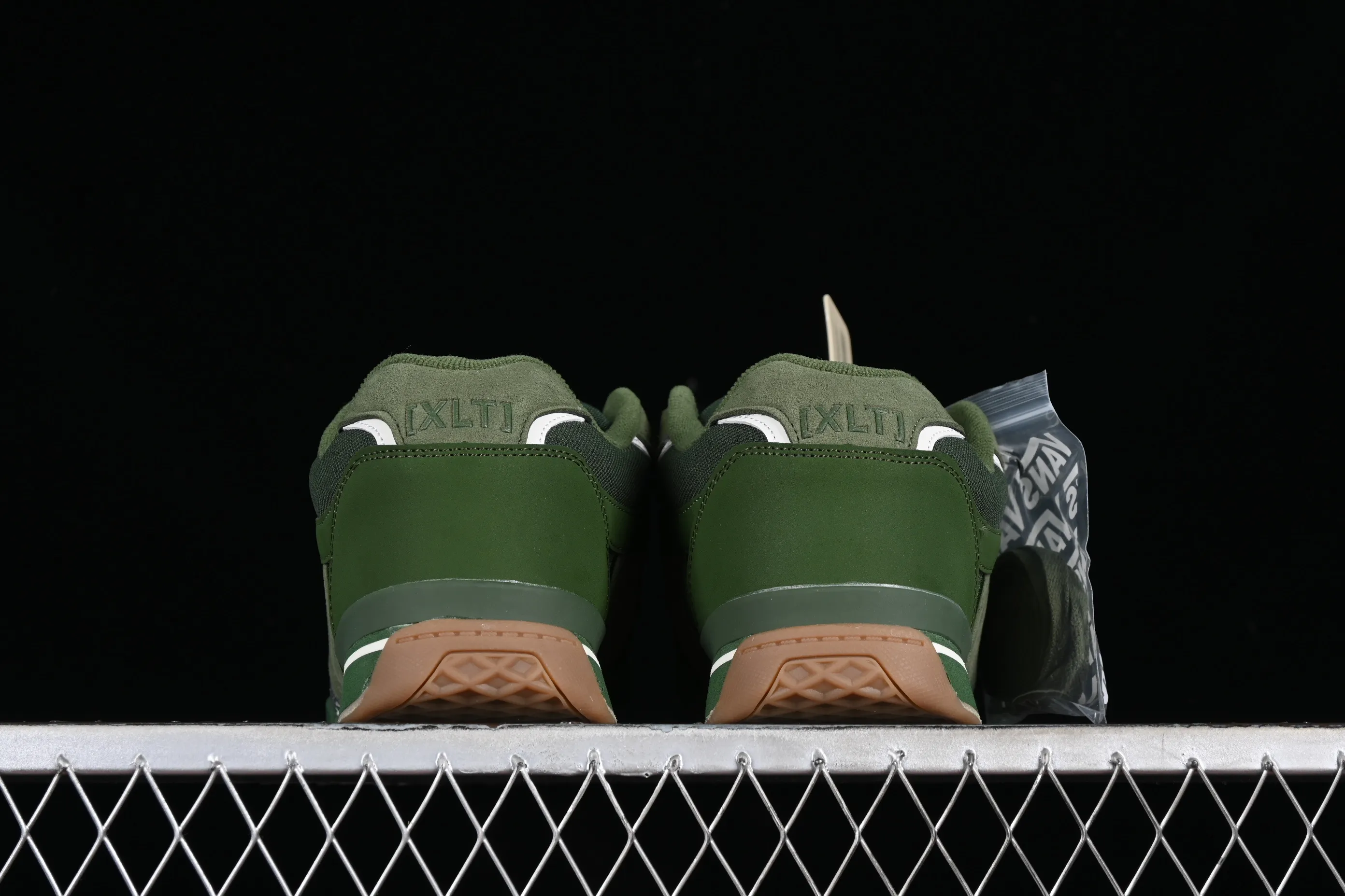 All categories Vans Vans series Vans Mid Vans China Vans Rowley XLT series Vans official shock-absorbing and wear-resistant retro skateboard shoes VN000E21BXU
